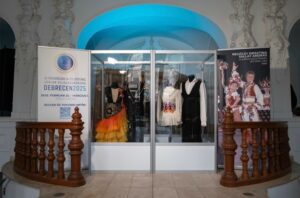 Read more about the article Exhibition of Krisztina Regőczy and András Sallay’s Competition Costumes at Városligeti Műjégpálya